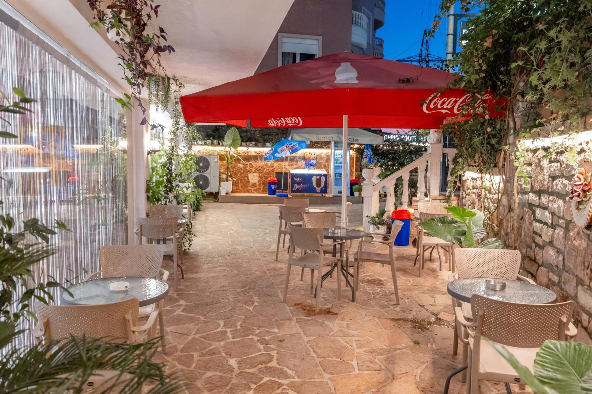Hotel Elite Саранде Екстериор снимка