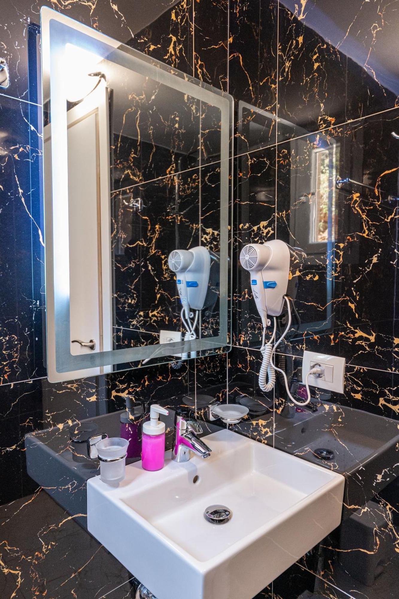 Hotel Elite Саранде Екстериор снимка